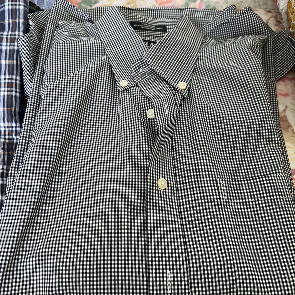 Great DEAL! 8 very nice Kirkland men’s long sleeve dress shirts